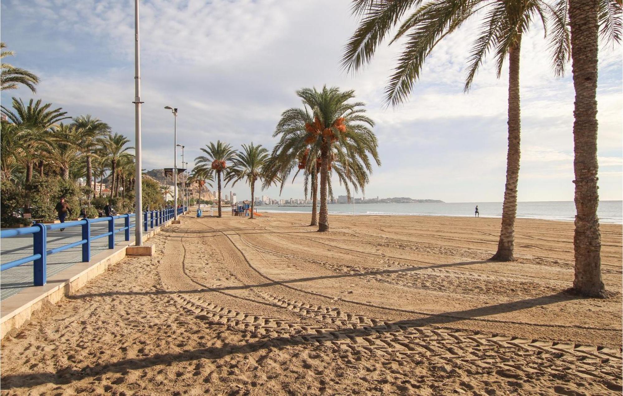 3 Bedroom Gorgeous Apartment In Alicante Extérieur photo