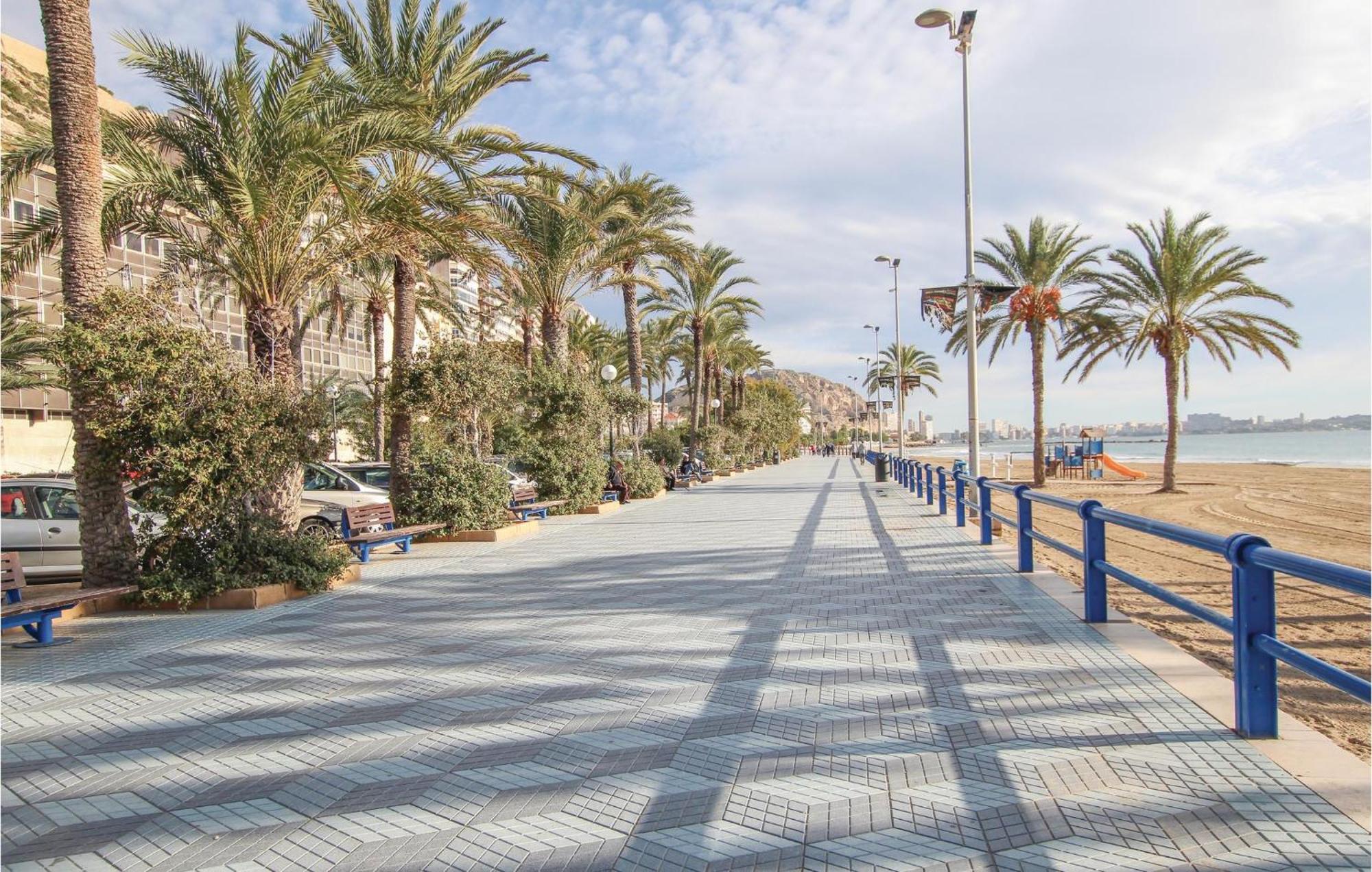 3 Bedroom Gorgeous Apartment In Alicante Extérieur photo